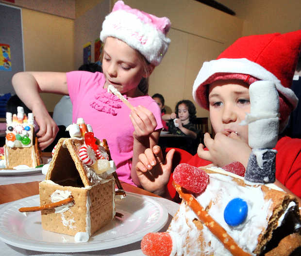 Make a Little Gingerbread House at the Auburn Public Library
